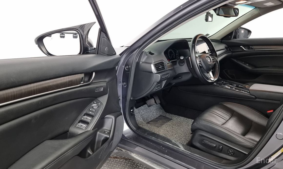 Honda Accord 10th Generation 2.0 Hybrid Touring №11