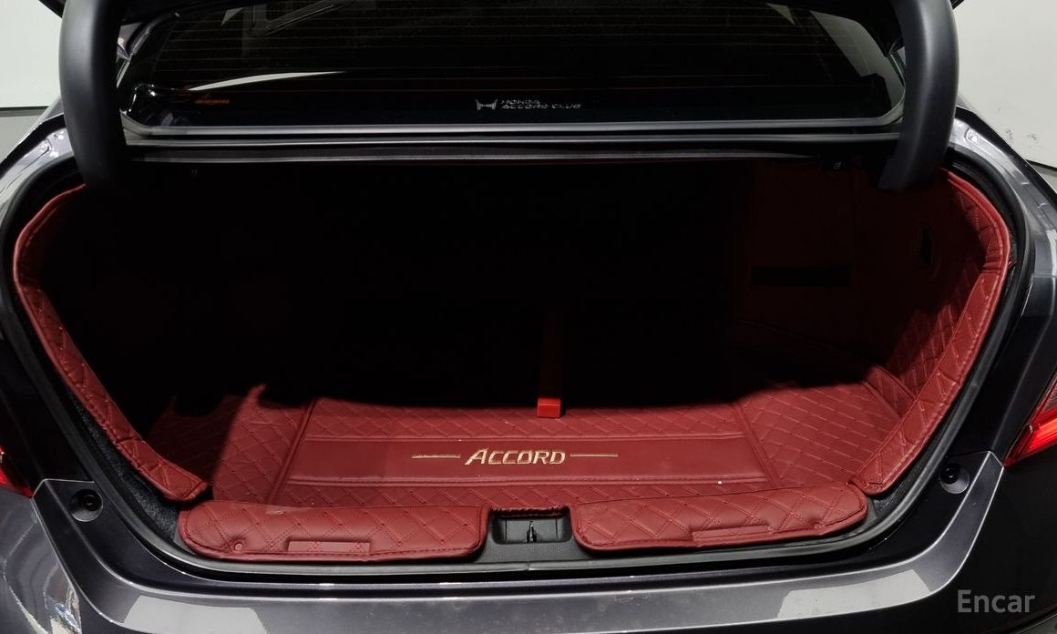 Honda Accord 10th Generation 2.0 Hybrid Touring №21