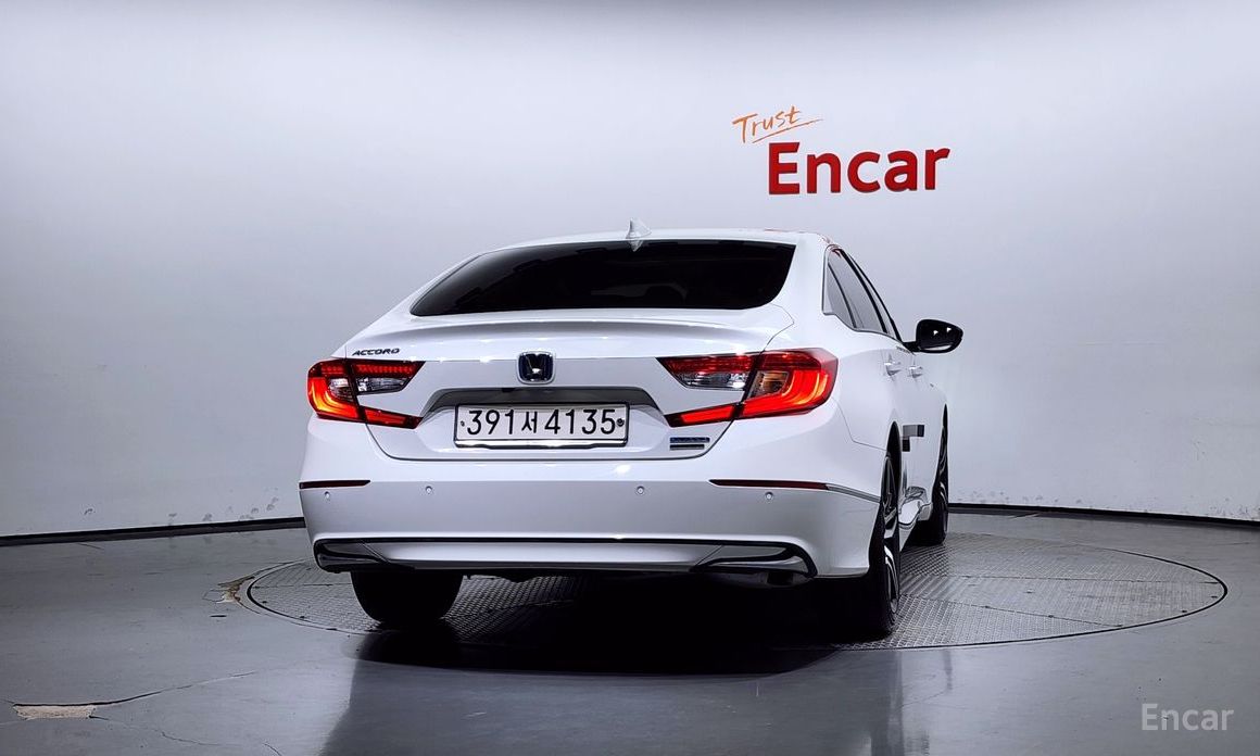 Honda Accord 10th Generation 2.0 Hybrid Touring №5
