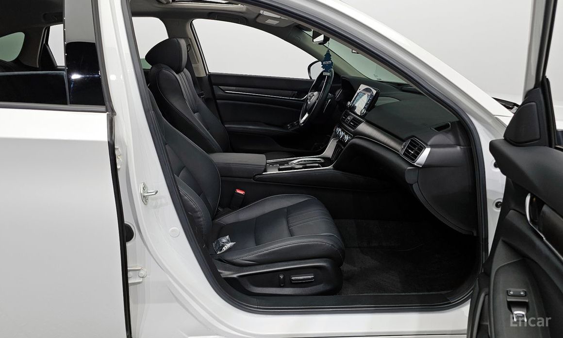 Honda Accord 10th Generation 2.0 Hybrid Touring №12