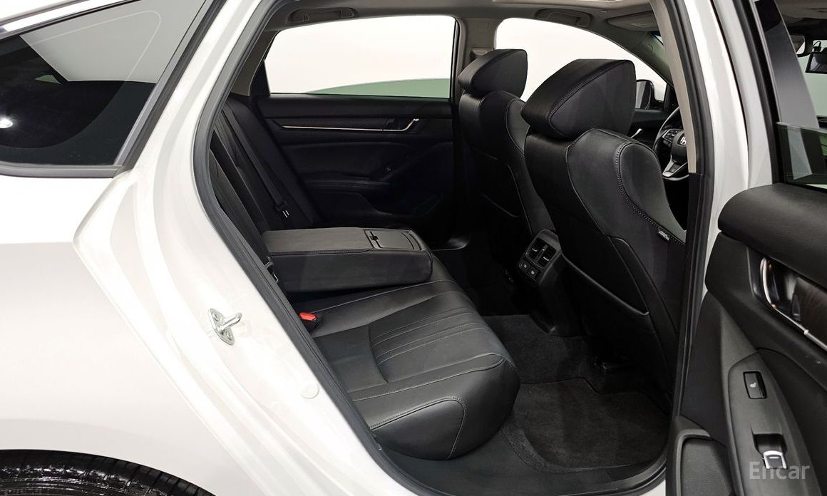 Honda Accord 10th Generation 2.0 Hybrid Touring №13