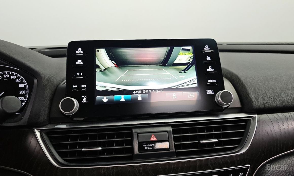Honda Accord 10th Generation 2.0 Hybrid Touring №16