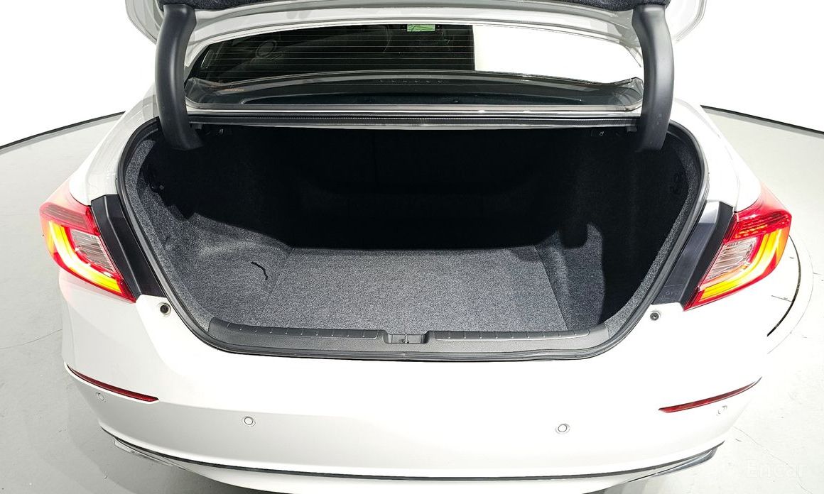 Honda Accord 10th Generation 2.0 Hybrid Touring №21