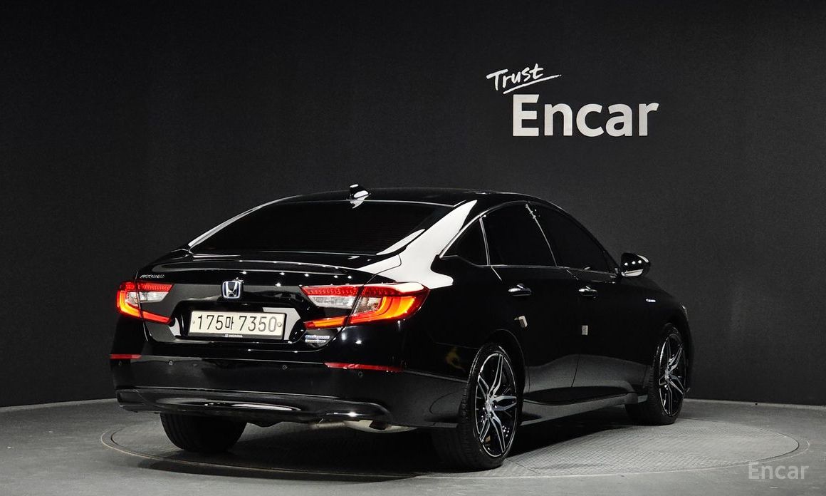 Honda Accord 10th Generation 2.0 Hybrid Touring №3