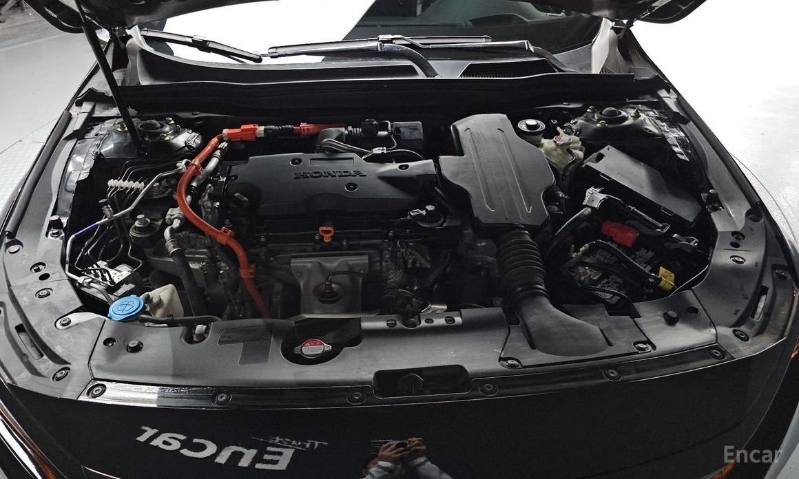 Honda Accord 10th Generation 2.0 Hybrid Touring №7
