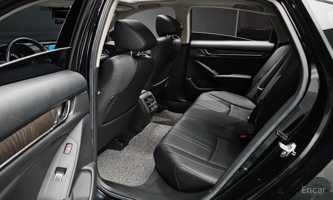 Honda Accord 10th Generation 2.0 Hybrid Touring №13