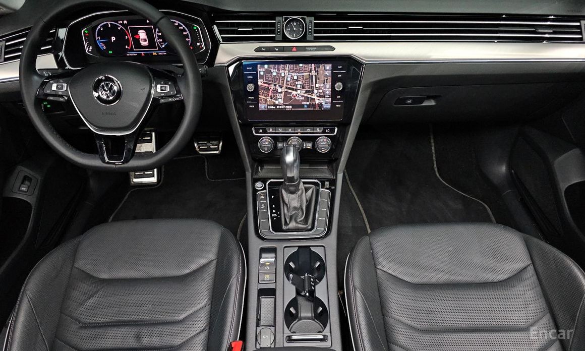 Audi Atheon 2.0 TDI Premium №8
