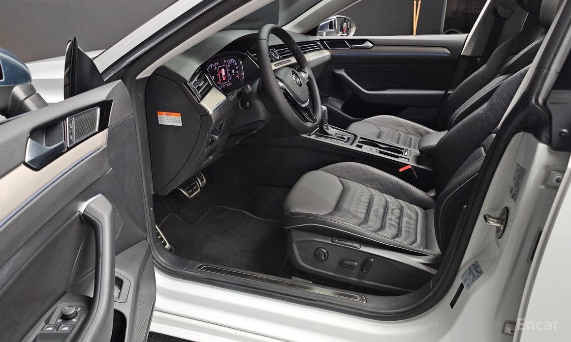 Audi Atheon 2.0 TDI Premium №12