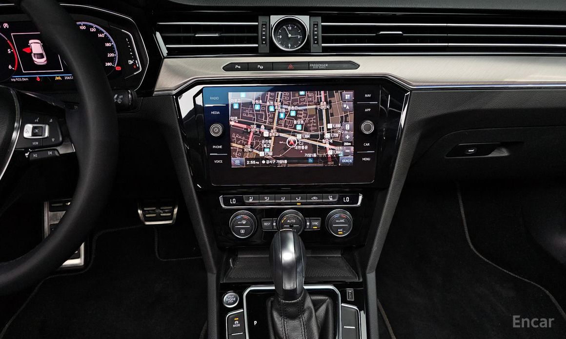 Audi Atheon 2.0 TDI Premium №15
