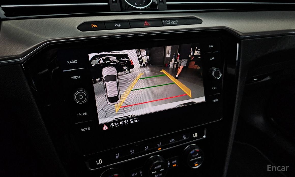 Audi Atheon 2.0 TDI Premium №16