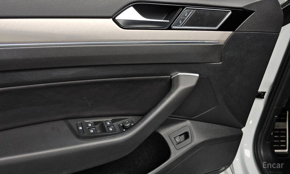 Audi Atheon 2.0 TDI Premium №18