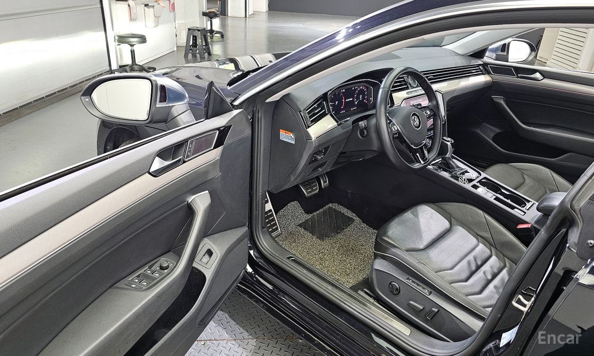 Atheon 2.0 TDI Premium 11