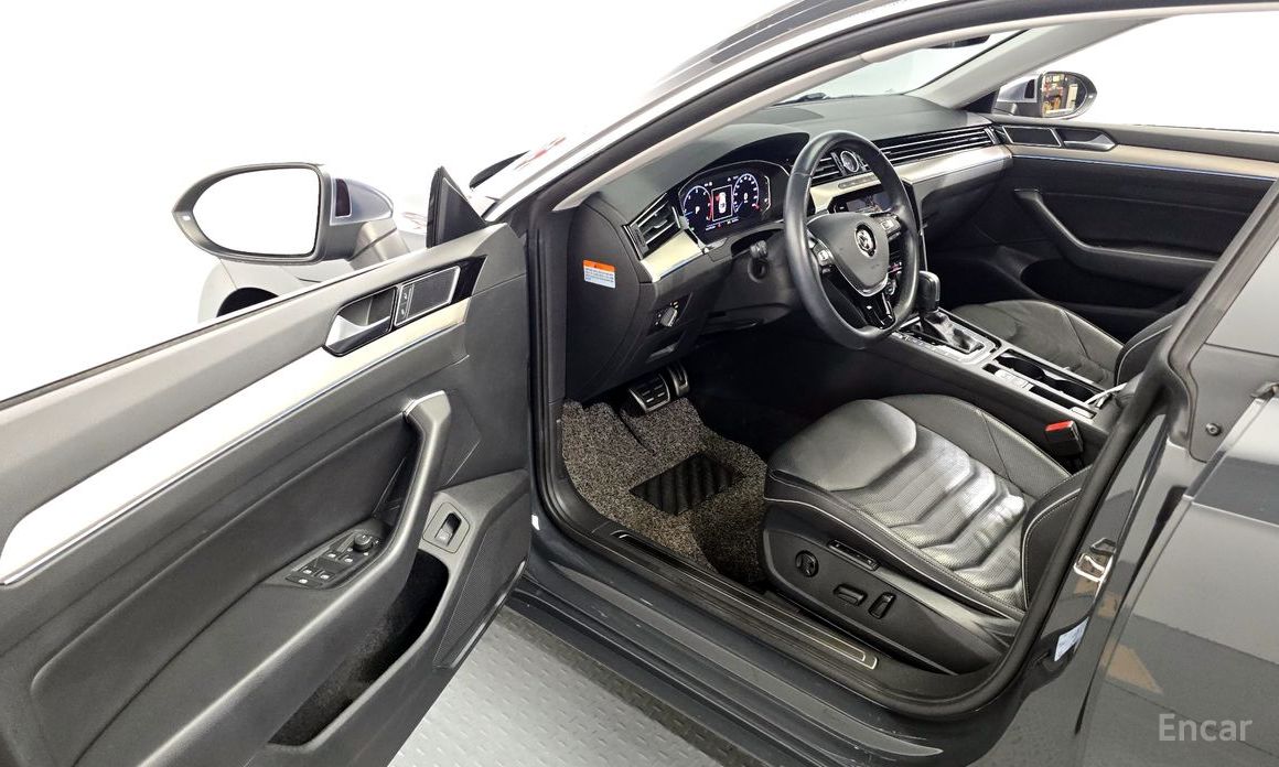 Atheon 2.0 TDI Premium 11