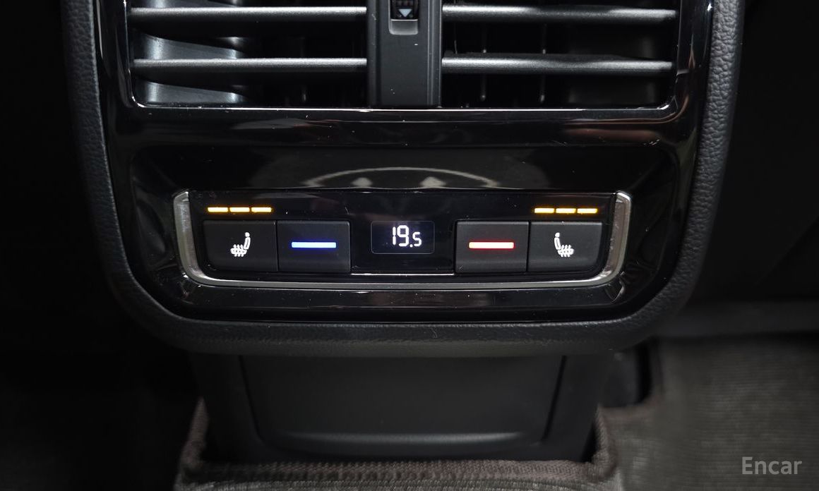 Atheon 2.0 TDI Prestige 4 Motion 19