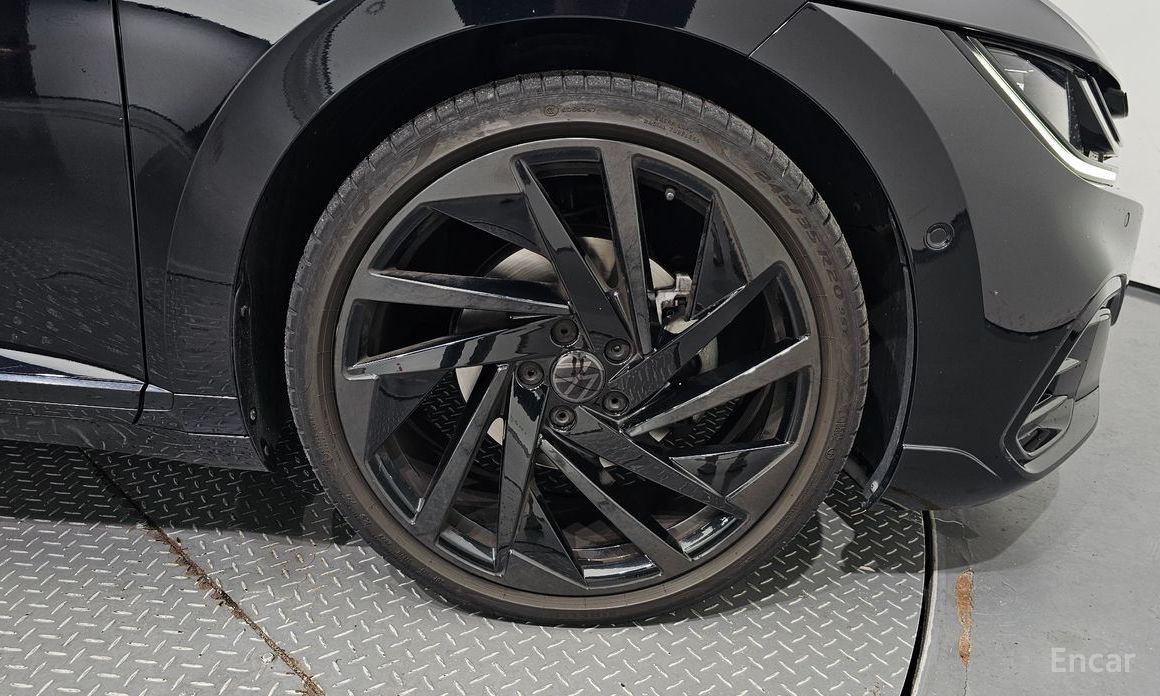 Atheon 2.0 TDI R-LINE 4 Motion 6