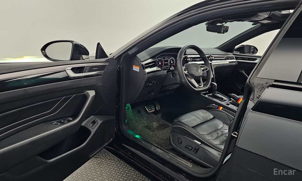 Atheon 2.0 TDI R-LINE 4 Motion 11