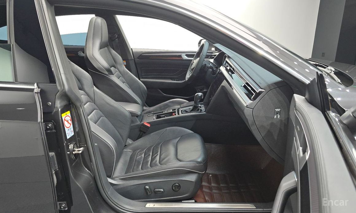 Atheon 2.0 TDI R-LINE 4 Motion 11