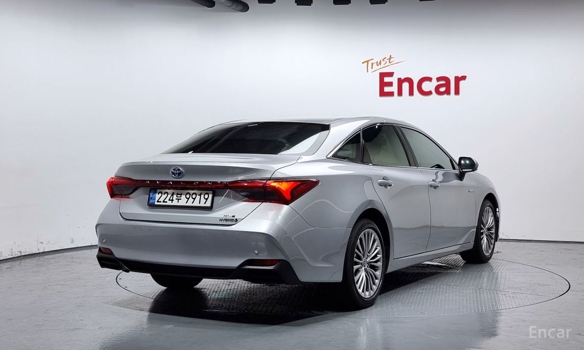 Avalon 5th Generation 2.5 Hybrid 3