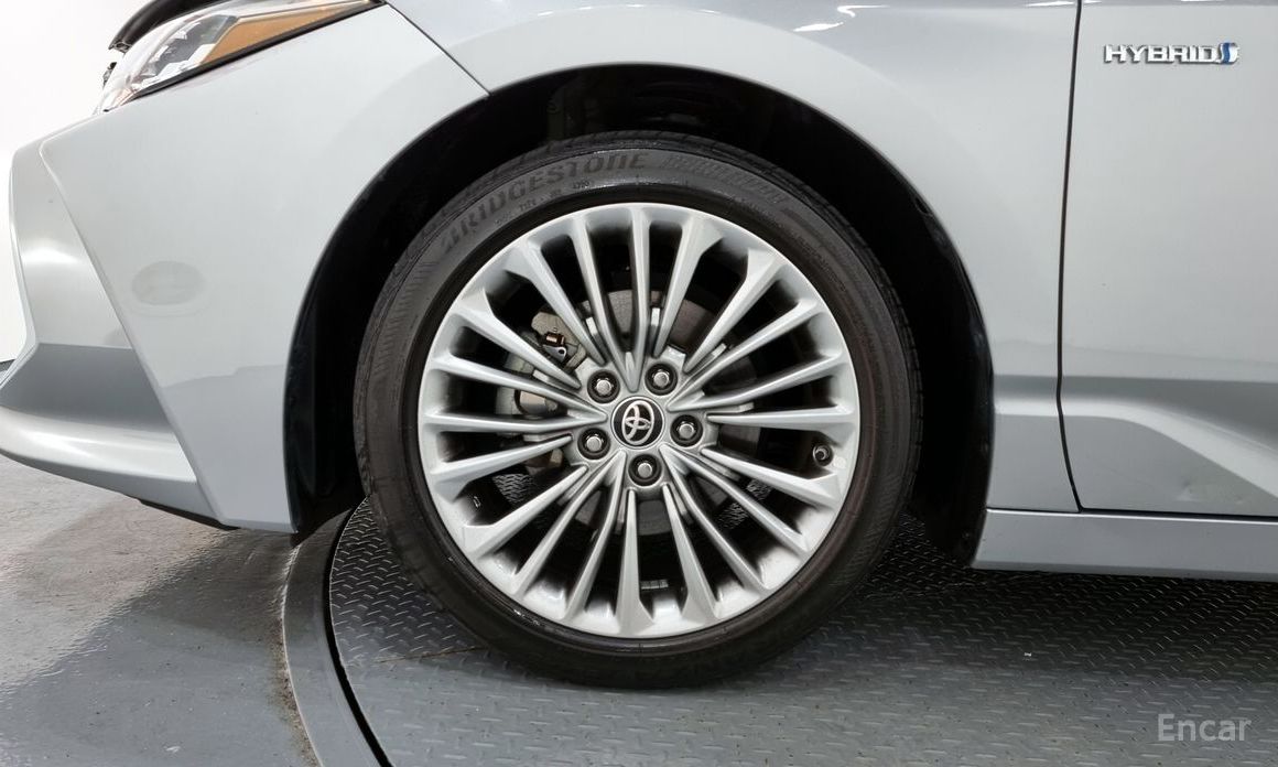 Avalon 5th Generation 2.5 Hybrid 6