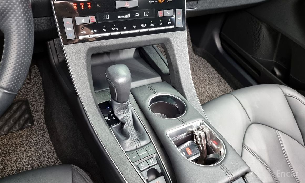 Avalon 5th Generation 2.5 Hybrid 10