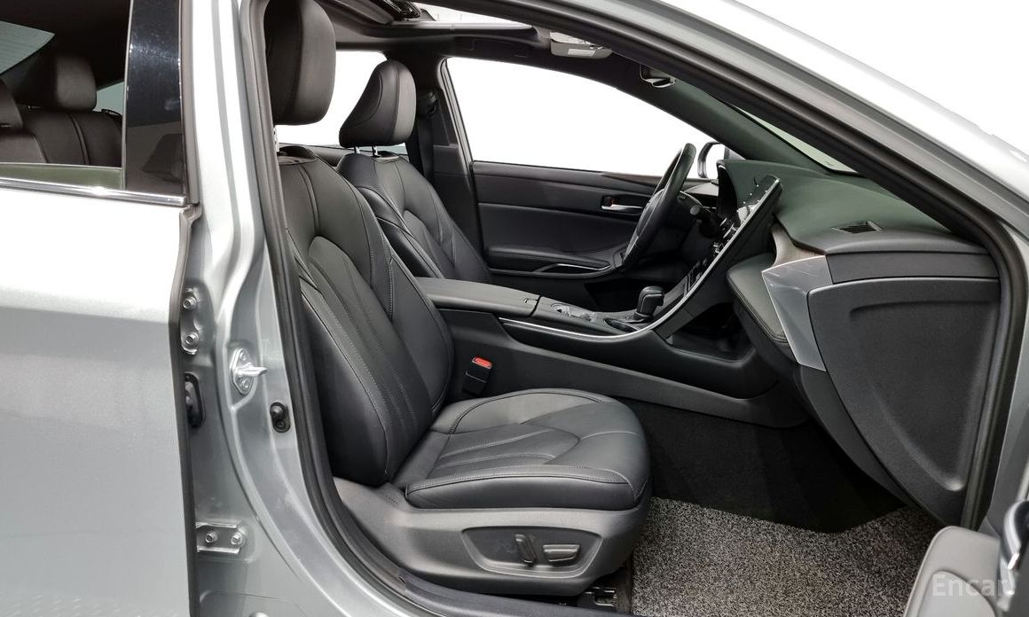 Avalon 5th Generation 2.5 Hybrid 12