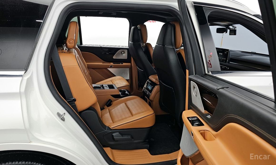 Aviator 2nd Generation 3.0 Black Label AWD 13