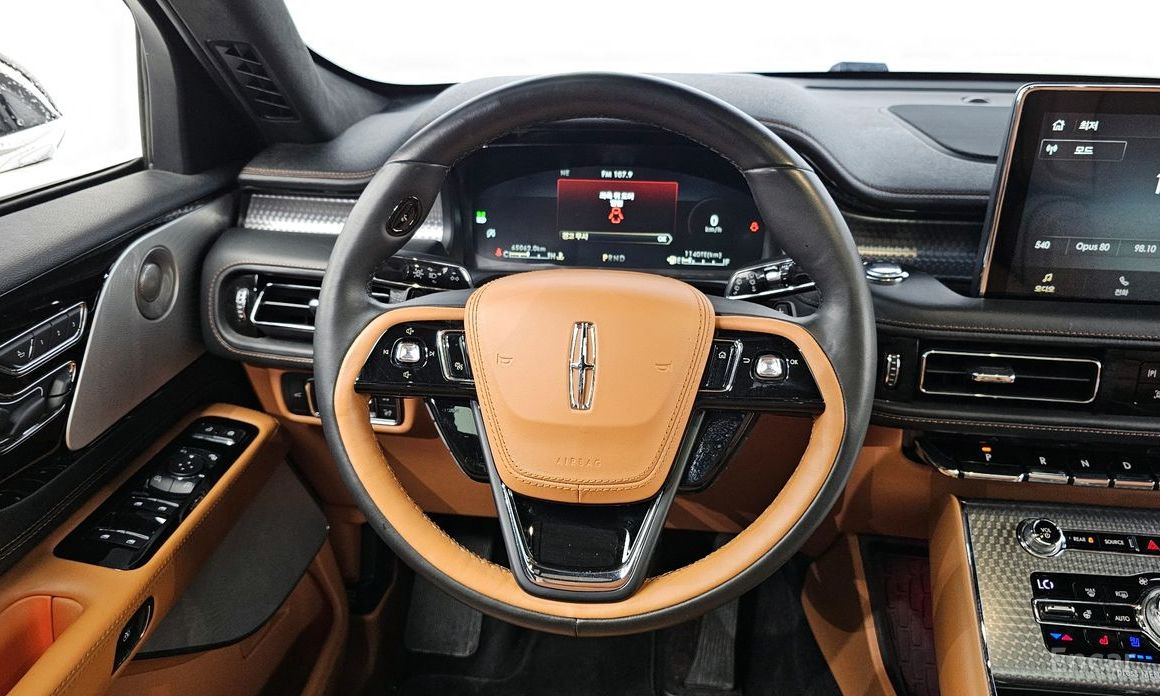 Aviator 2nd Generation 3.0 Black Label AWD 14