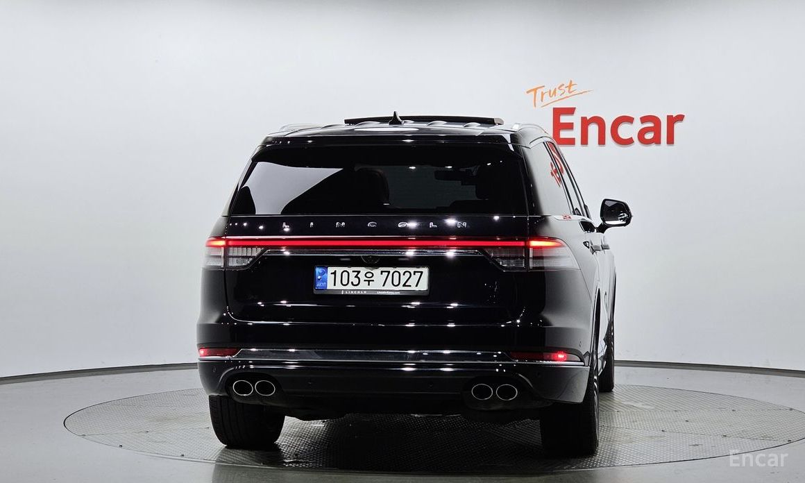 Aviator 2nd Generation 3.0 Black Label AWD 5
