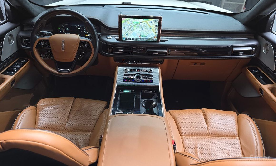 Aviator 2nd Generation 3.0 Black Label AWD 8