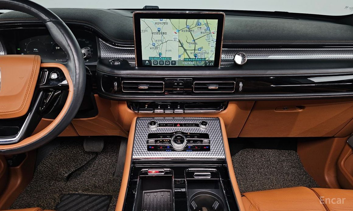 Aviator 2nd Generation 3.0 Black Label AWD 10