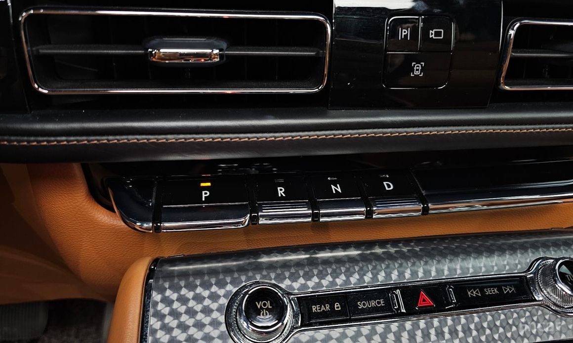 Aviator 2nd Generation 3.0 Black Label AWD 13