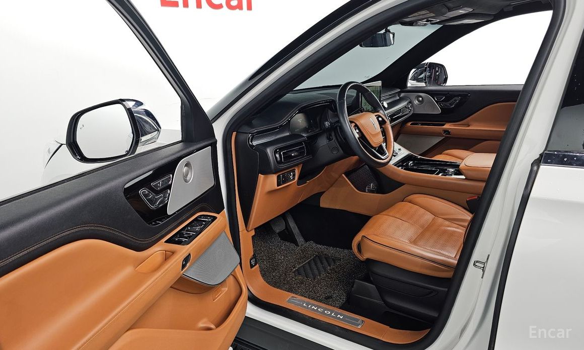 Aviator 2nd Generation 3.0 Black Label AWD 18