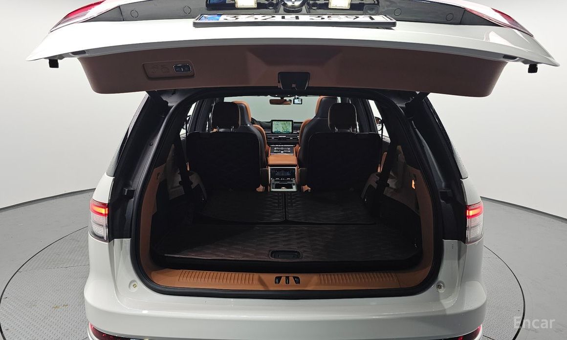 Aviator 2nd Generation 3.0 Black Label AWD 21