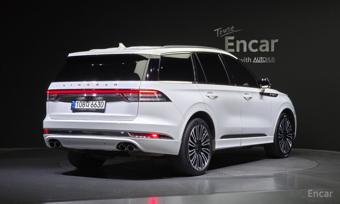 Aviator 2nd Generation 3.0 Black Label AWD 3