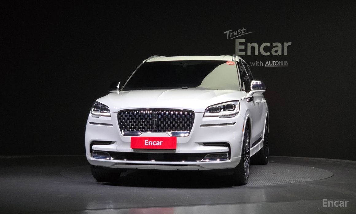 Aviator 2nd Generation 3.0 Black Label AWD 4