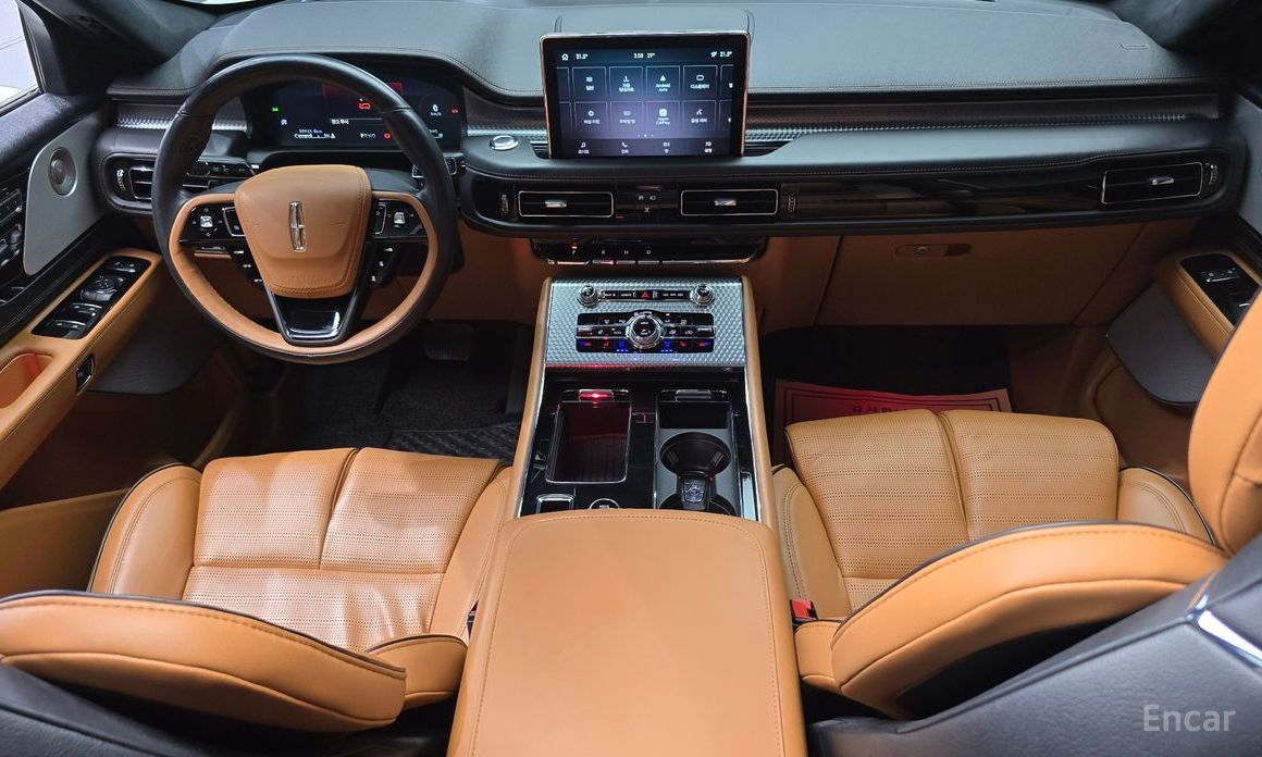 Aviator 2nd Generation 3.0 Black Label AWD 8