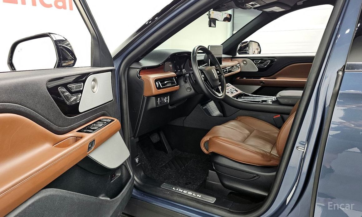 Aviator 2nd Generation 3.0 Reserve AWD 13