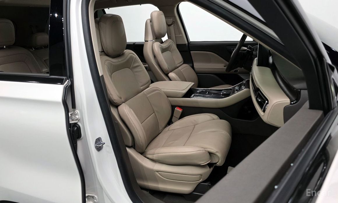 Aviator 2nd Generation 3.0 Reserve AWD 11