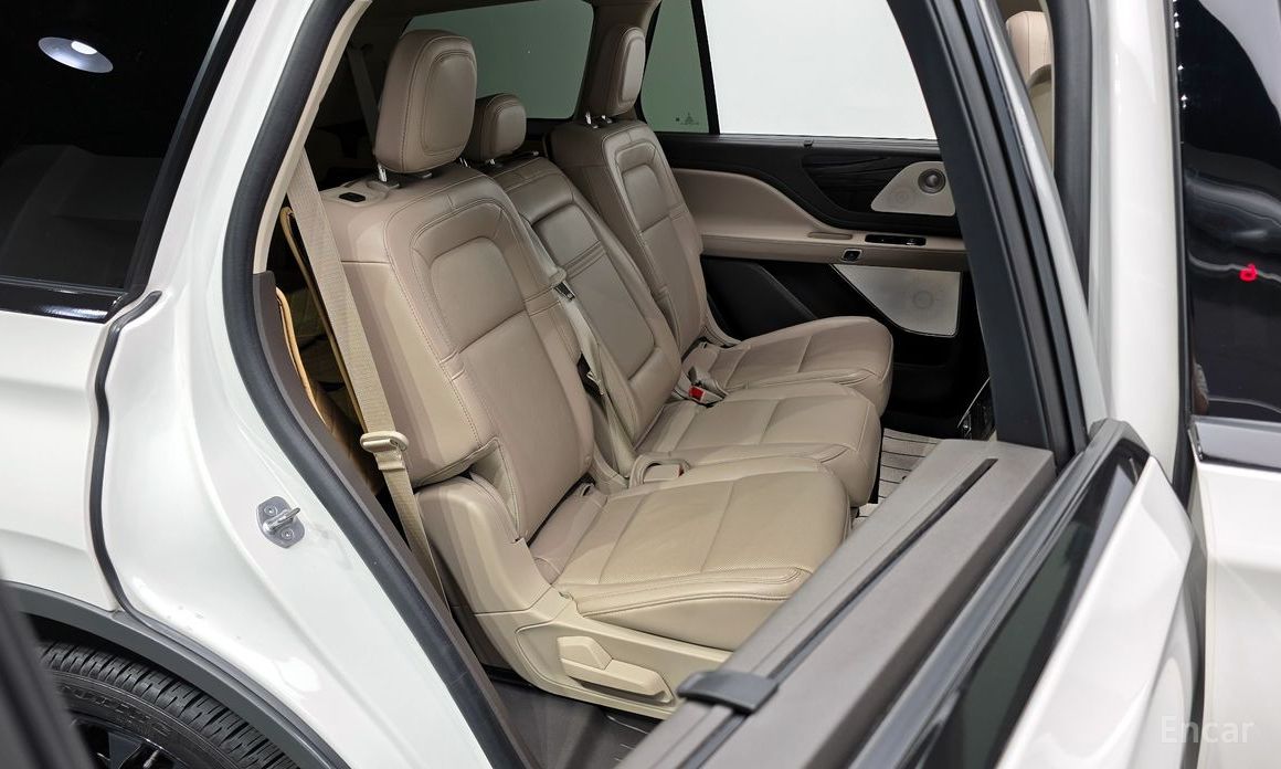 Aviator 2nd Generation 3.0 Reserve AWD 13