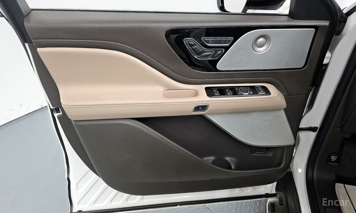 Aviator 2nd Generation 3.0 Reserve AWD 19