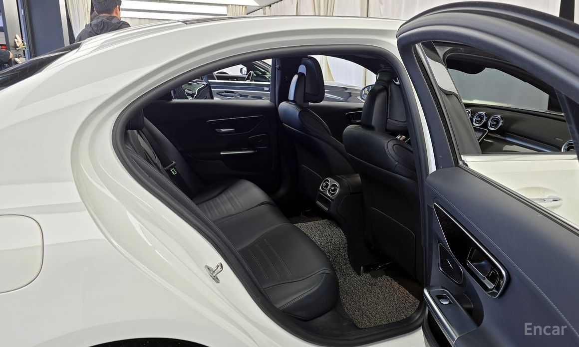 C-Class W206C300 AMG Line 13