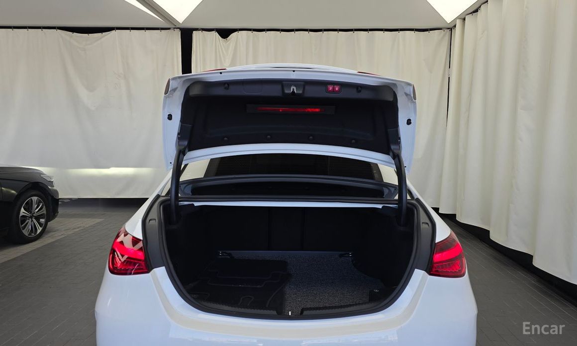 C-Class W206C300 AMG Line 21