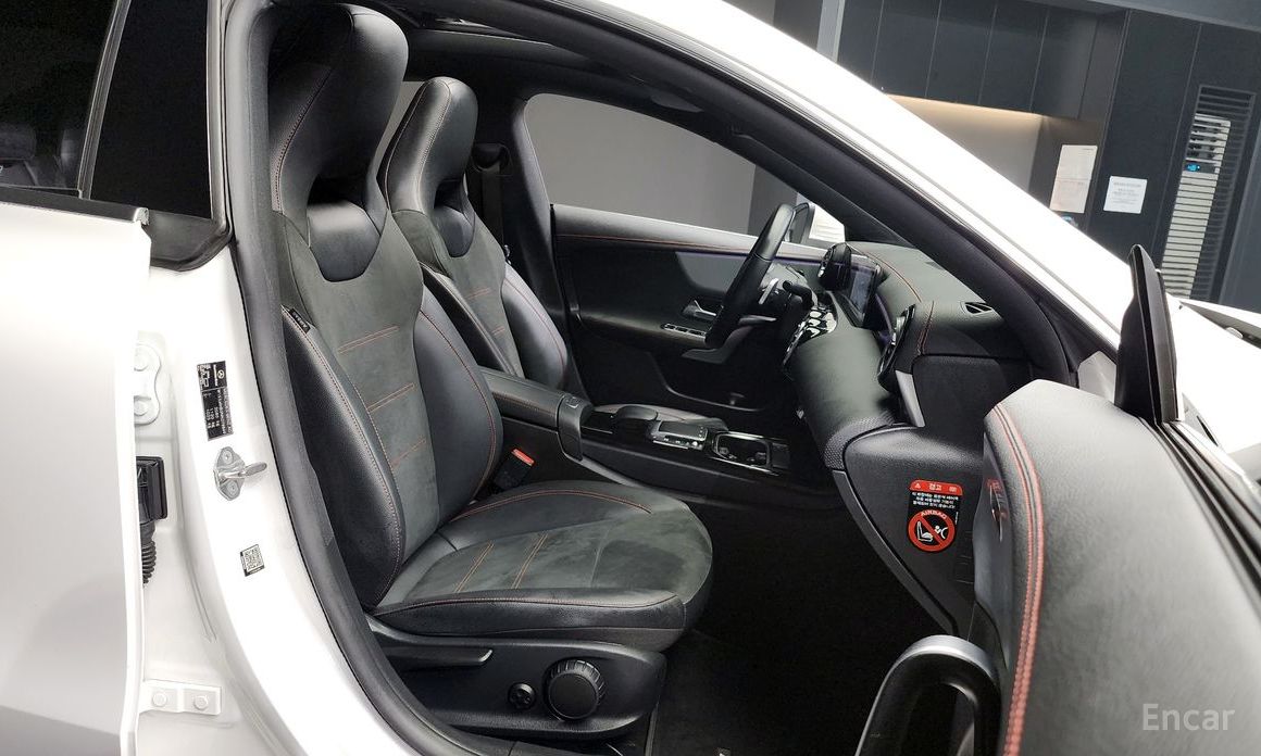 CLA-Class C118CLA250 4MATIC 12