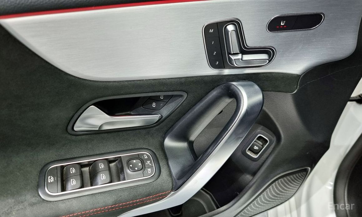 CLA-Class C118CLA250 4MATIC 15