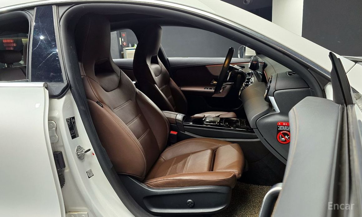 CLA-Class C118CLA250 4MATIC 9