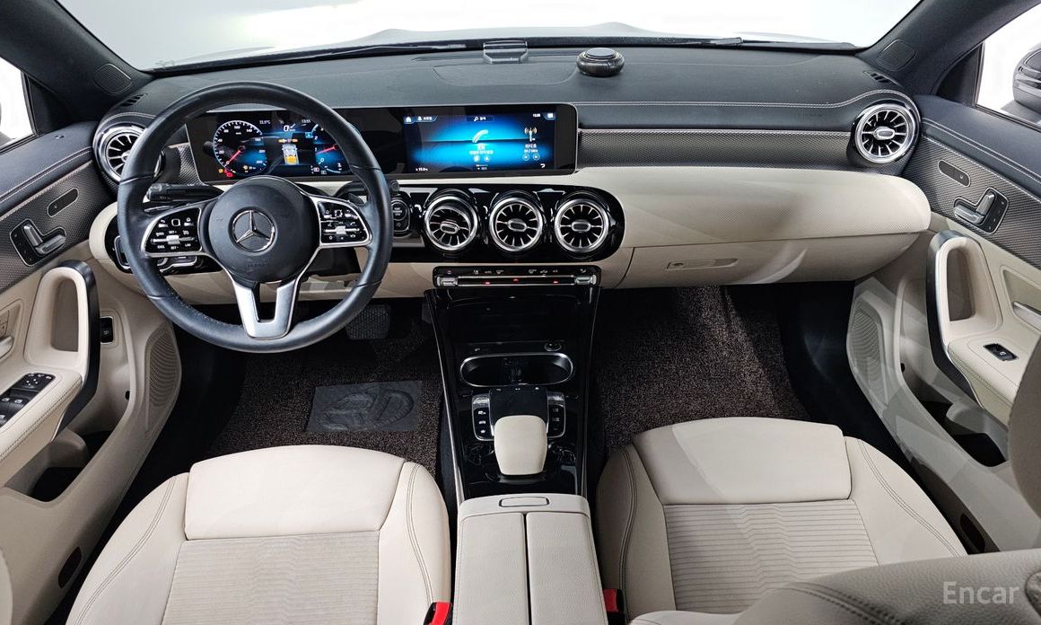 CLA-Class C118CLA250 4MATIC 7