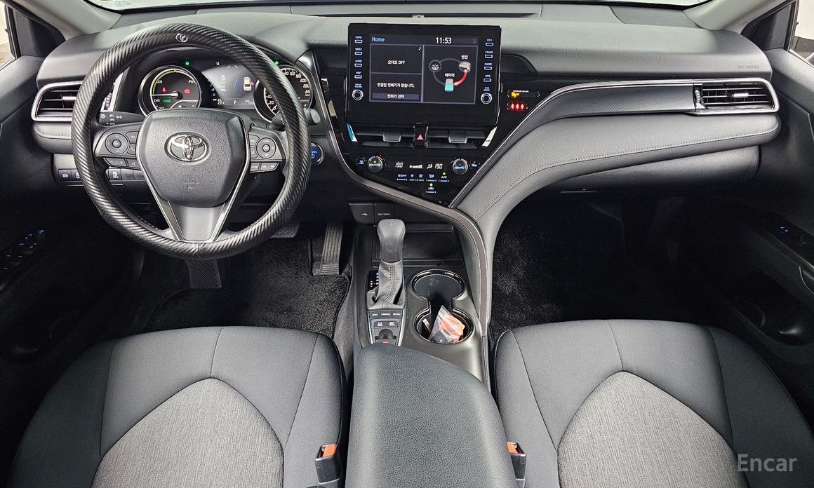 Camry (XV70)2.5 LE Hybrid 8