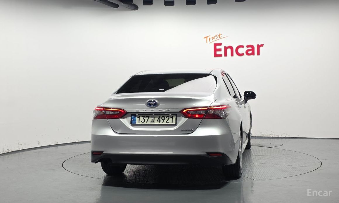 Camry (XV70)2.5 LE Hybrid 5