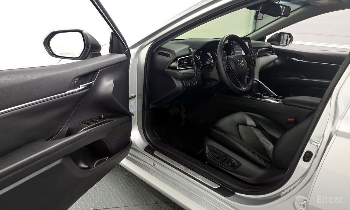 Camry (XV70)2.5 LE Hybrid 11