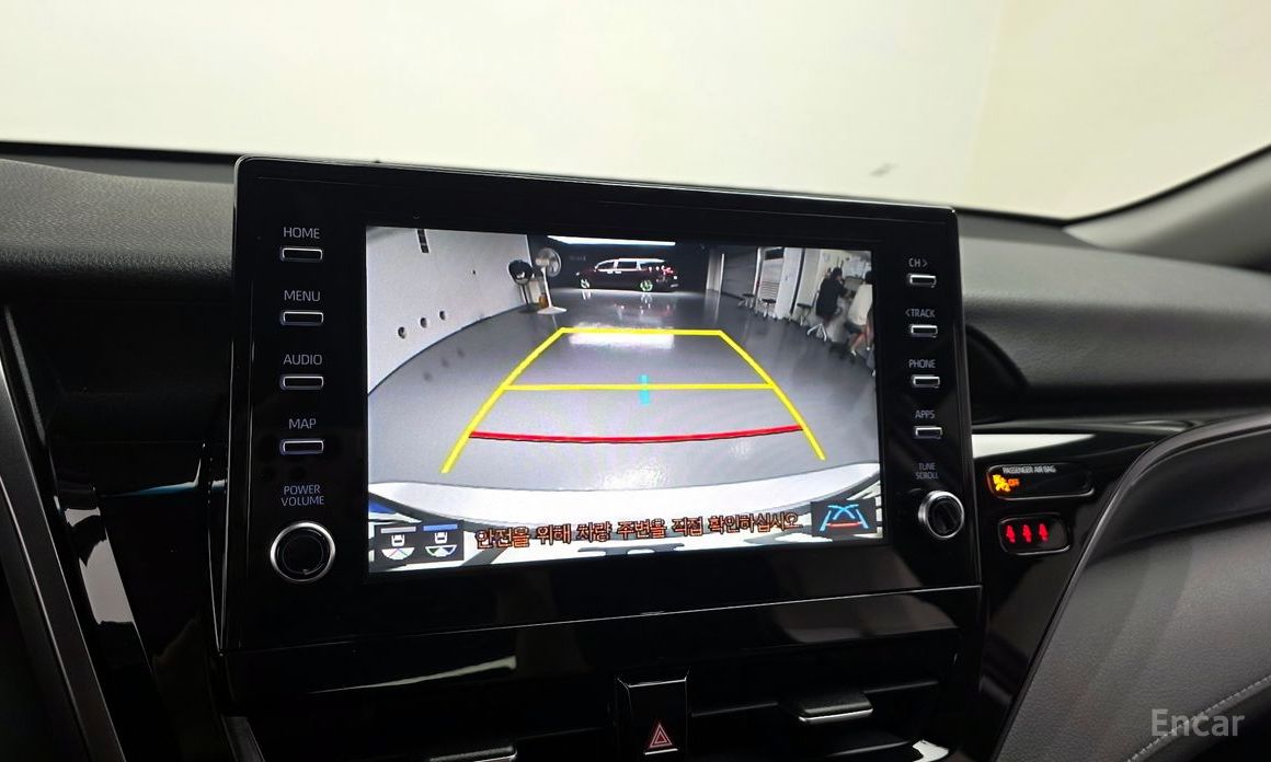Camry (XV70)2.5 LE Hybrid 16